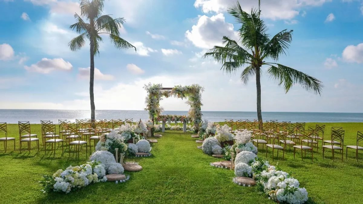 Sunset Garden beachfront wedding venue